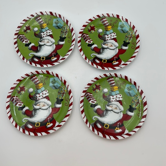 Design by Design Peppermint Santa Plates by Ingrid -set of 4 - Picture 3 of 16